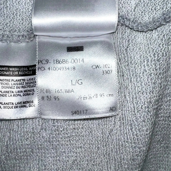 Levi’s Oversized Crewneck Sweatshirt, Heather Gray, Size Large - Picture 9 of 10